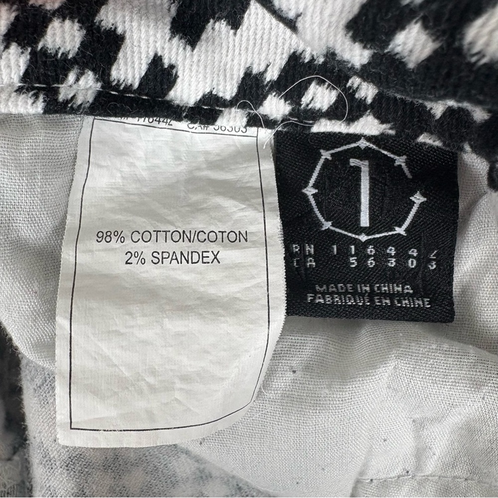 Empyre Patterned Cut Off Shorts - Picture 8 of 8